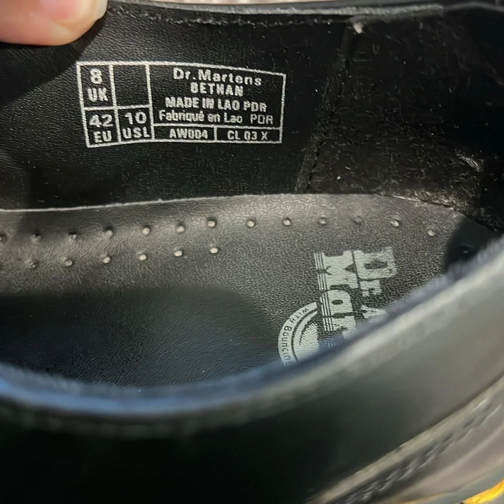 DR. MARTENS BETHAN POLISHED SMOOTH LEATHER PLATFORM SHOES‎ (Size US Women’s 10)